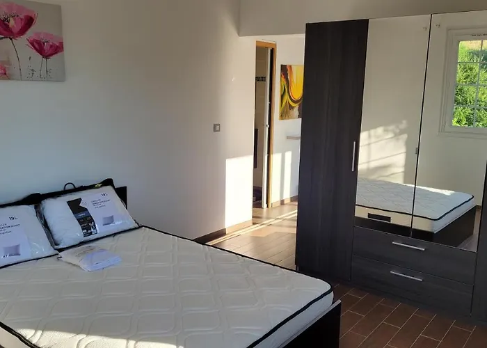 F2 Rez De Jardin 阿雅克肖