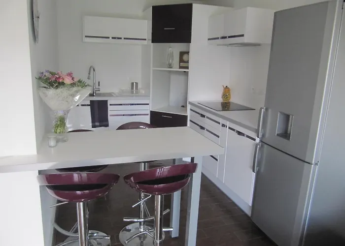 Apartment F2 Rez De Jardin Ajaccio (Corsica)